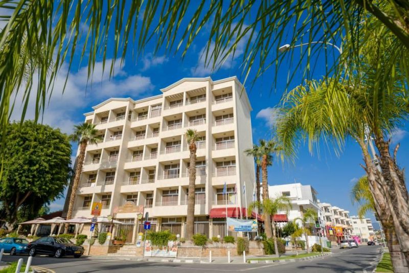 ESTELLA APTS