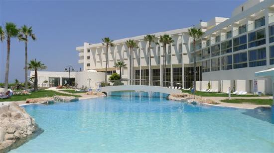 LEONARDO LAURA BEACH & SPLASH RESORT