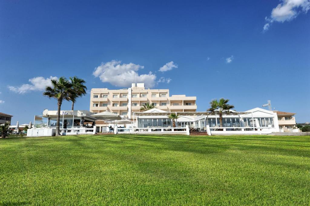 PIERE ANNE BEACH HOTEL фото 6