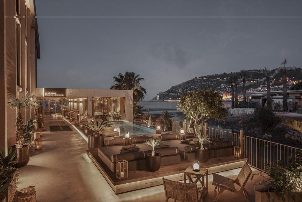 EN VIE BEACH BOUTIQUE ADULTS ONLY 16+ фото 8