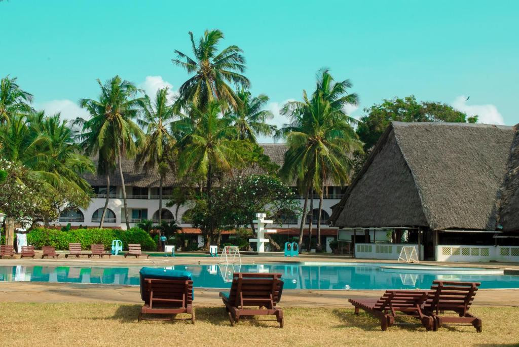 REEF HOTEL