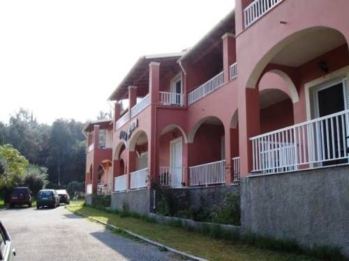 VILLA MYRTO