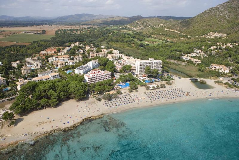 UNIVERSAL CASTELL ROYAL