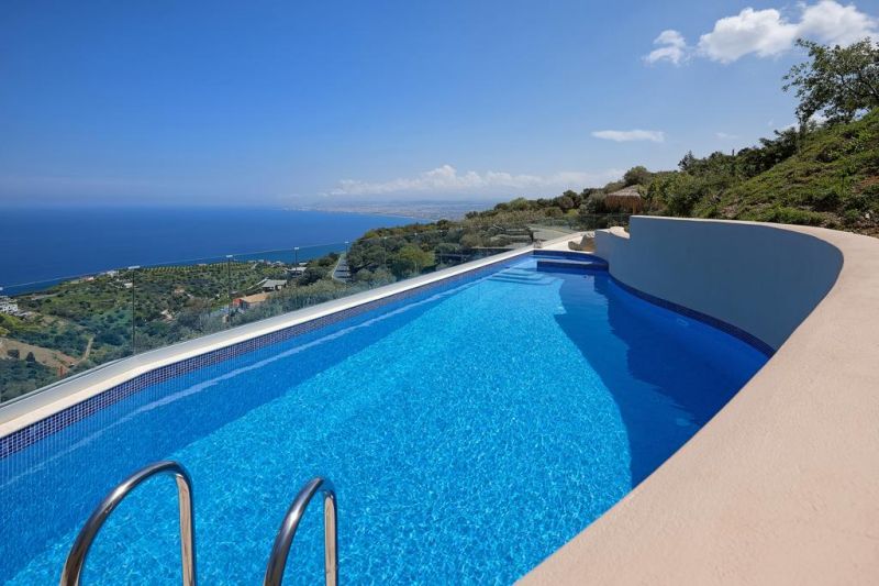 VILLA OMIKRON