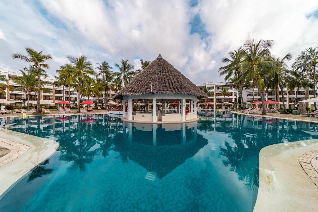PRIDEINN PARADISE BEACH HOTEL & SPA