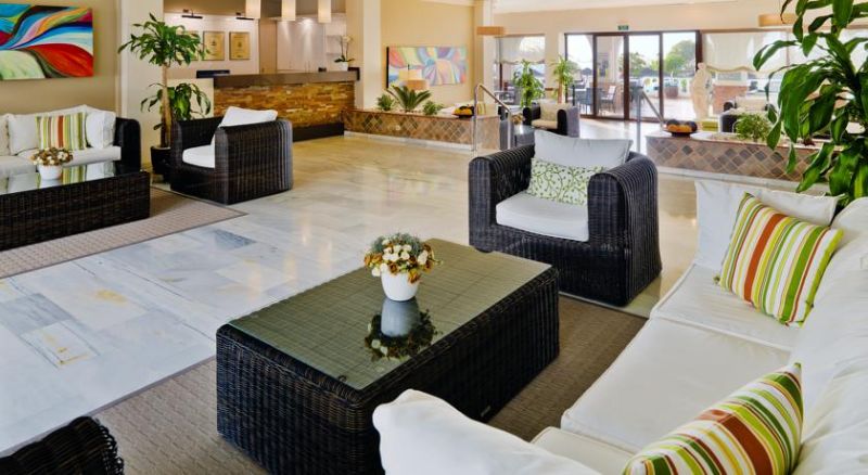 REGENCY TORVISCAS APARTMENTS AND SUITES фото 3