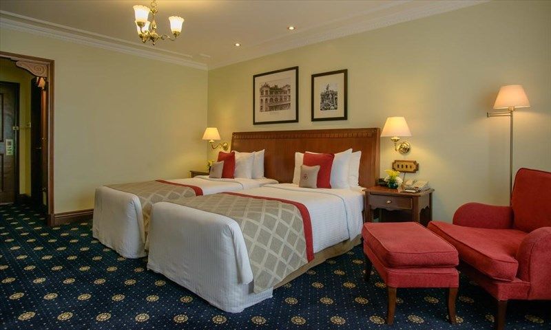 SAROVA STANLEY фото 2