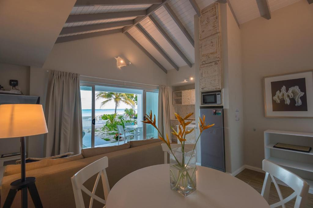 LE NAUTIQUE LUXURY BEACHFRONT APARTMENTS фото 6