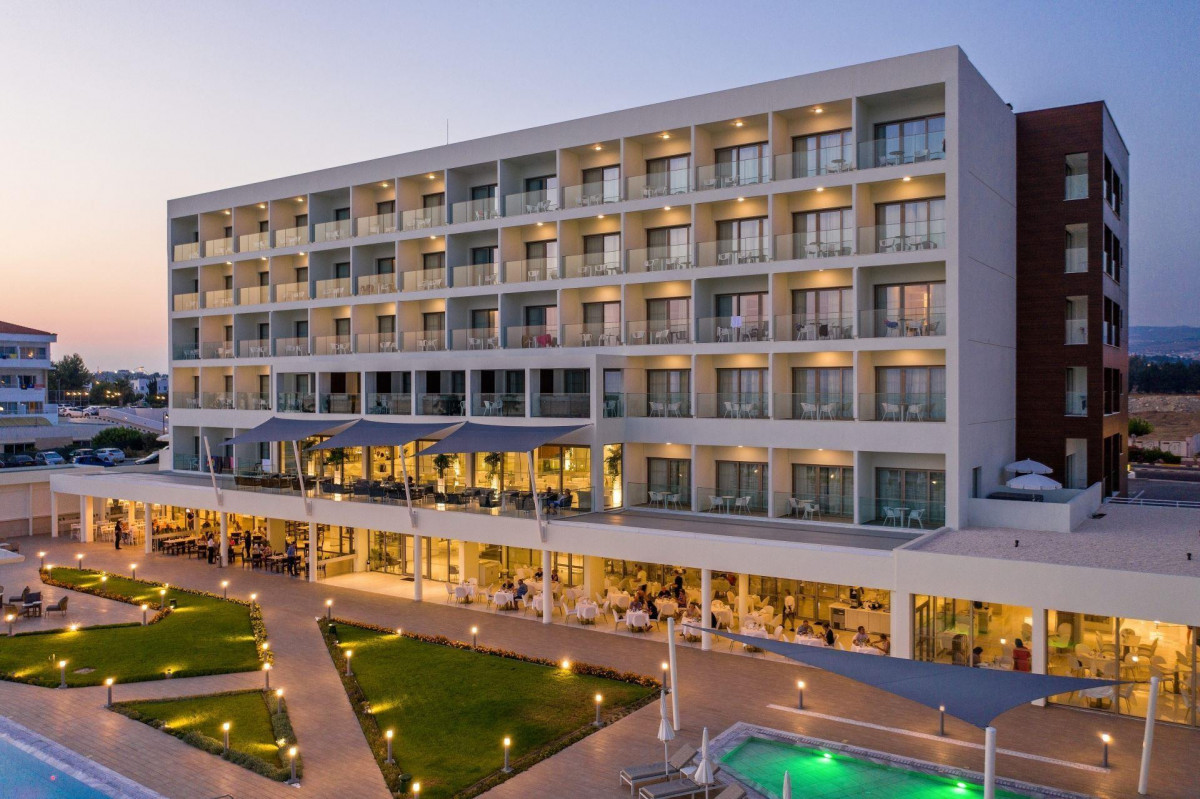 THE IVI MARE ADULTS ONLY (EX. LOUIS IVI MARE)