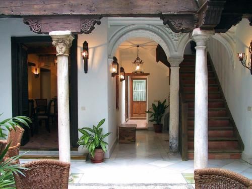 CASA DEL CAPITEL NAZARI