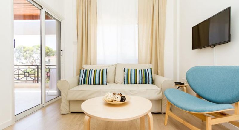 LARNACA GOLDEN BEACH APTS фото 6