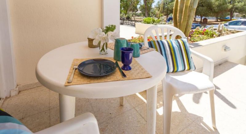 LARNACA GOLDEN BEACH APTS фото 7