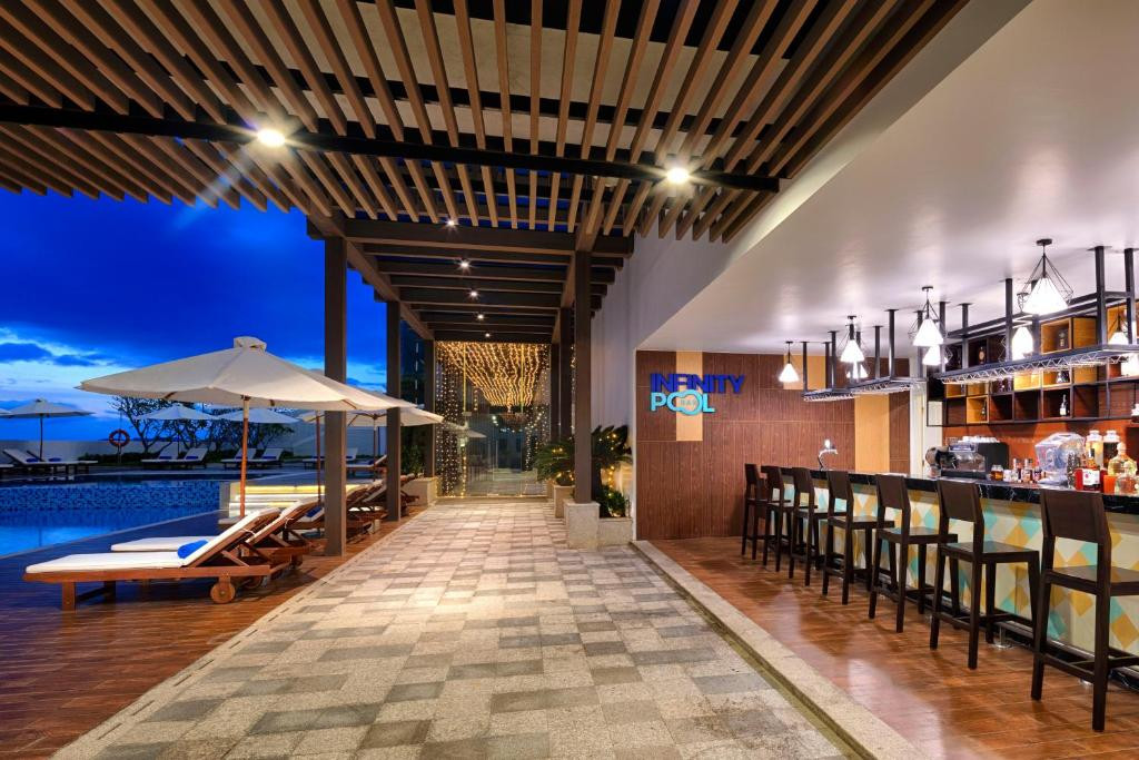 VINPEARL BEACHFRONT NHA TRANG фото 3