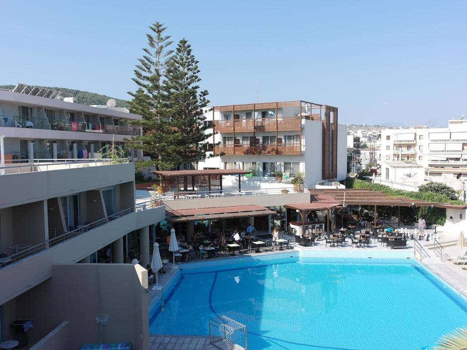 MINOS HOTEL