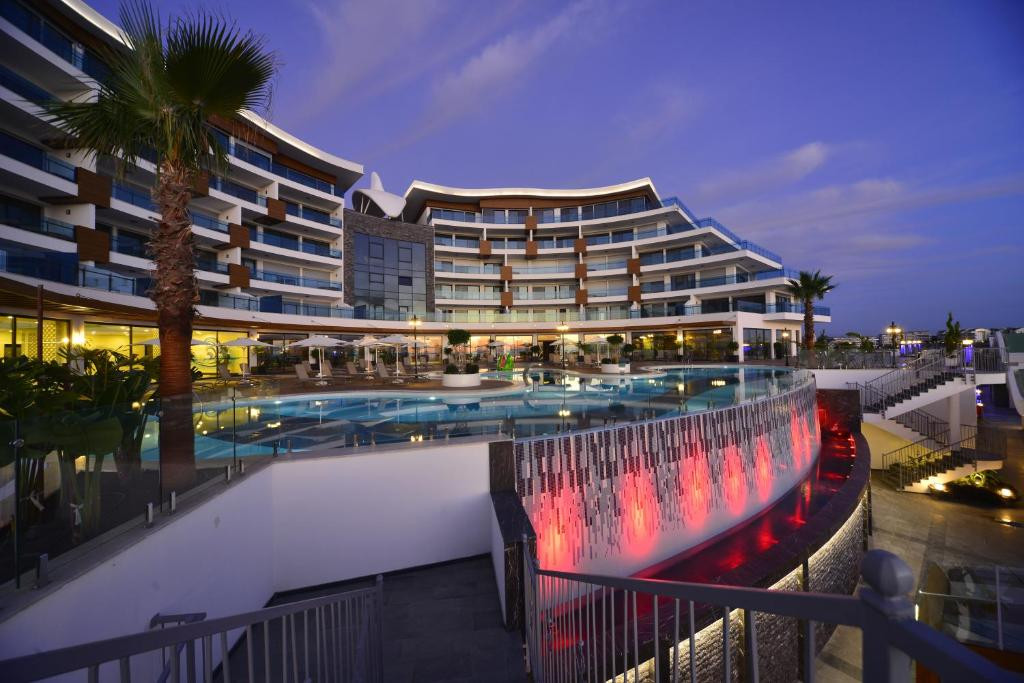 ELITE LUXURY SUITE & SPA HOTEL
