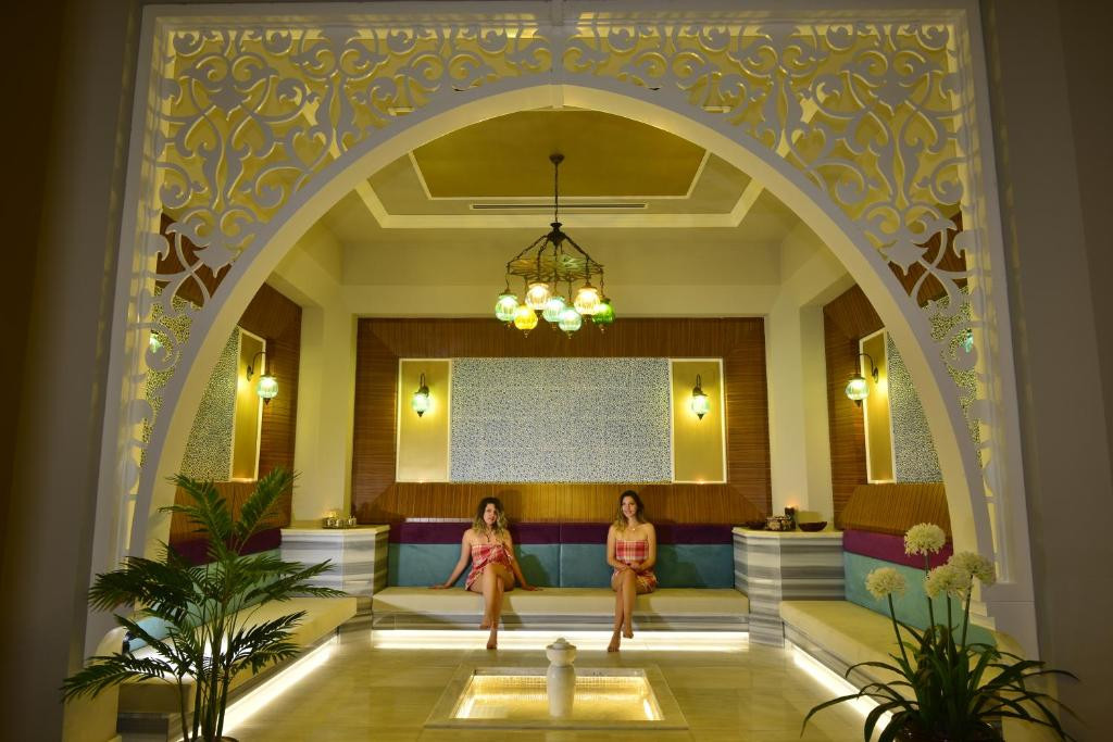 ELITE LUXURY SUITE & SPA HOTEL фото 2