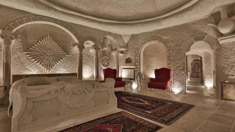 THE VILLAGE CAVE фото 3
