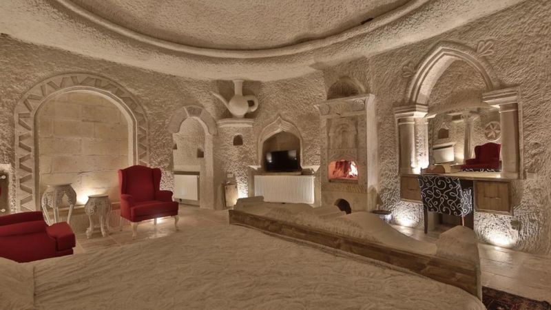 THE VILLAGE CAVE фото 8