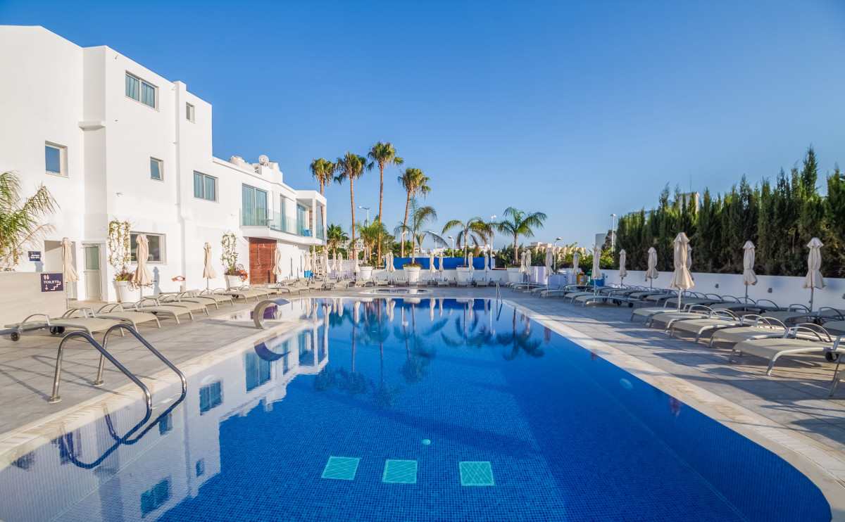 PROTARAS PLAZA HOTEL