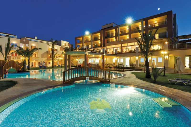 SELINI SUITES & WATER PARK