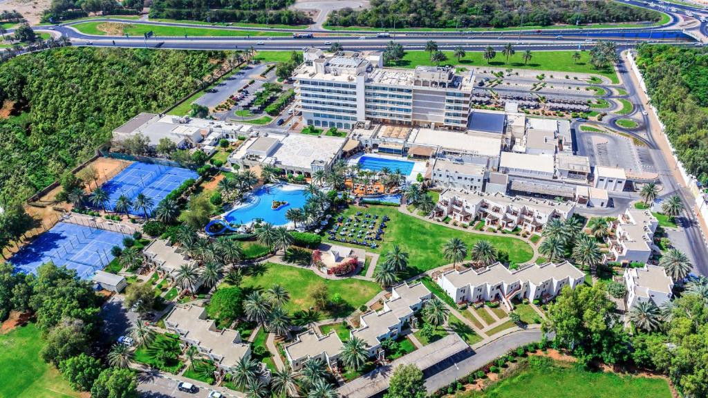 RADISSON BLU HOTEL & RESORT AL AIN фото 2