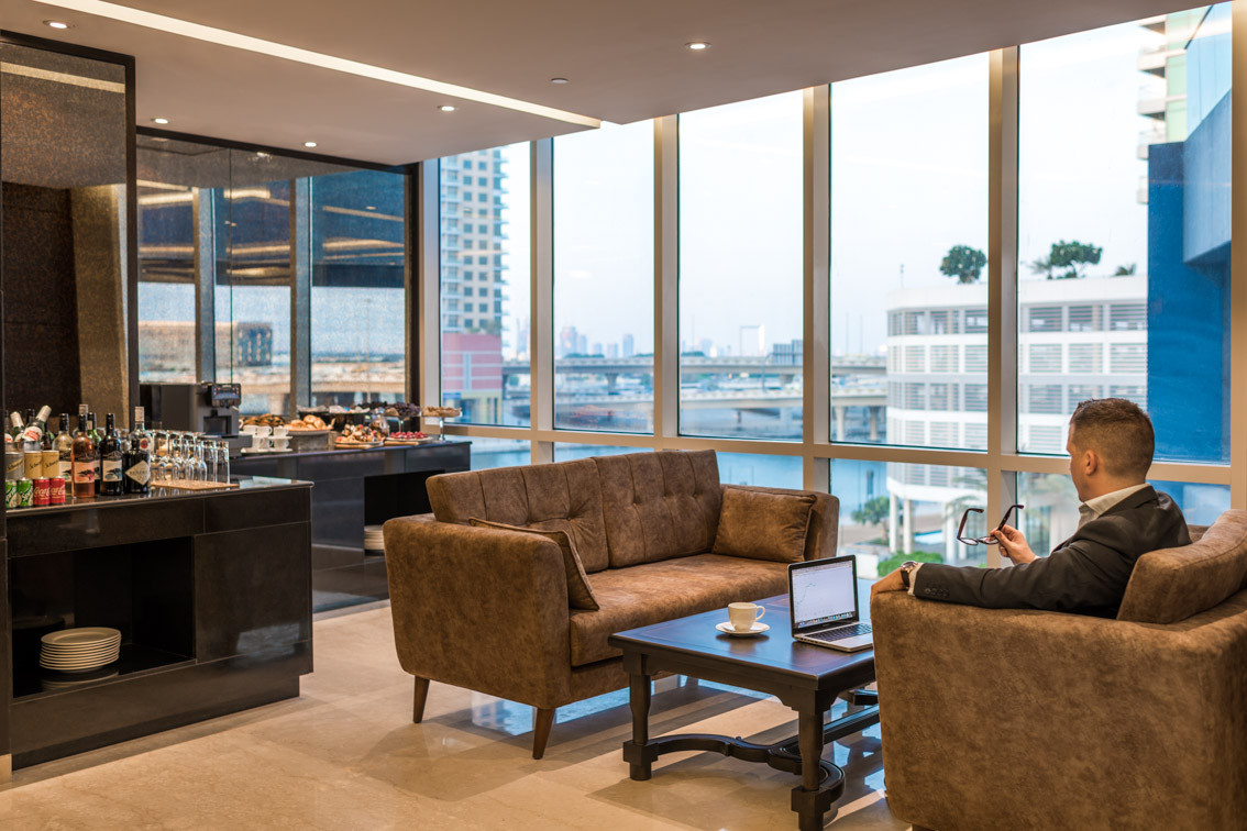 RADISSON BLU HOTEL DUBAI CANAL VIEW фото 6