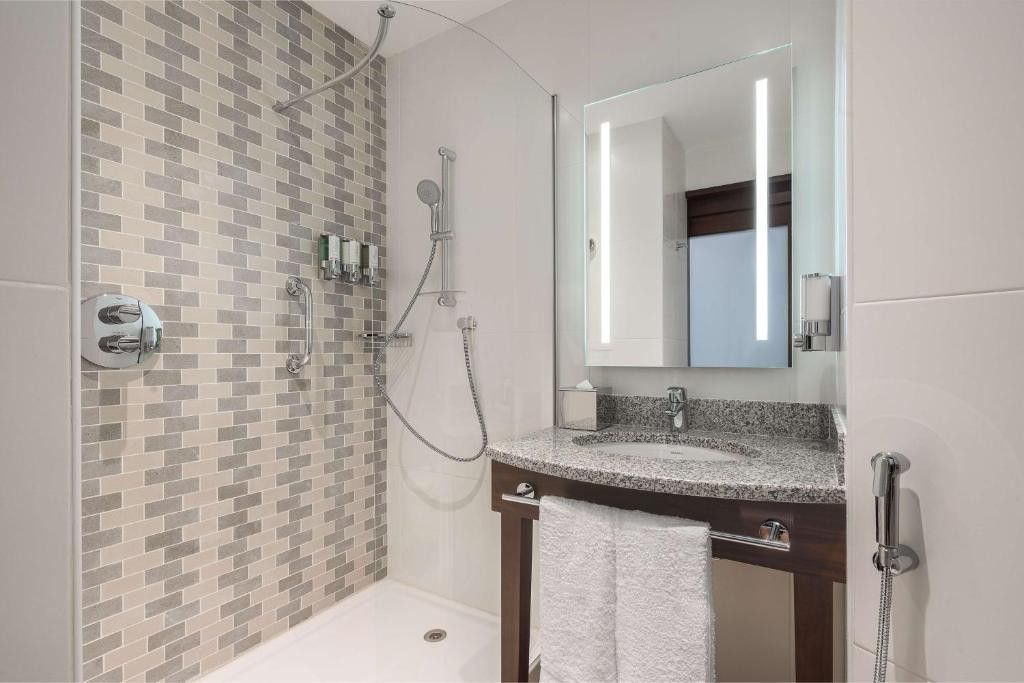 HAMPTON BY HILTON AL BARSHA фото 3