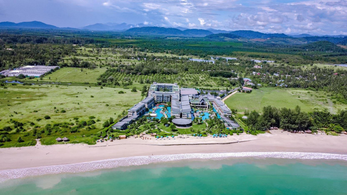 LE MERIDIEN KHAO LAK RESORT & SPA (EX. BANGSAK MERLIN RESORT) фото 2