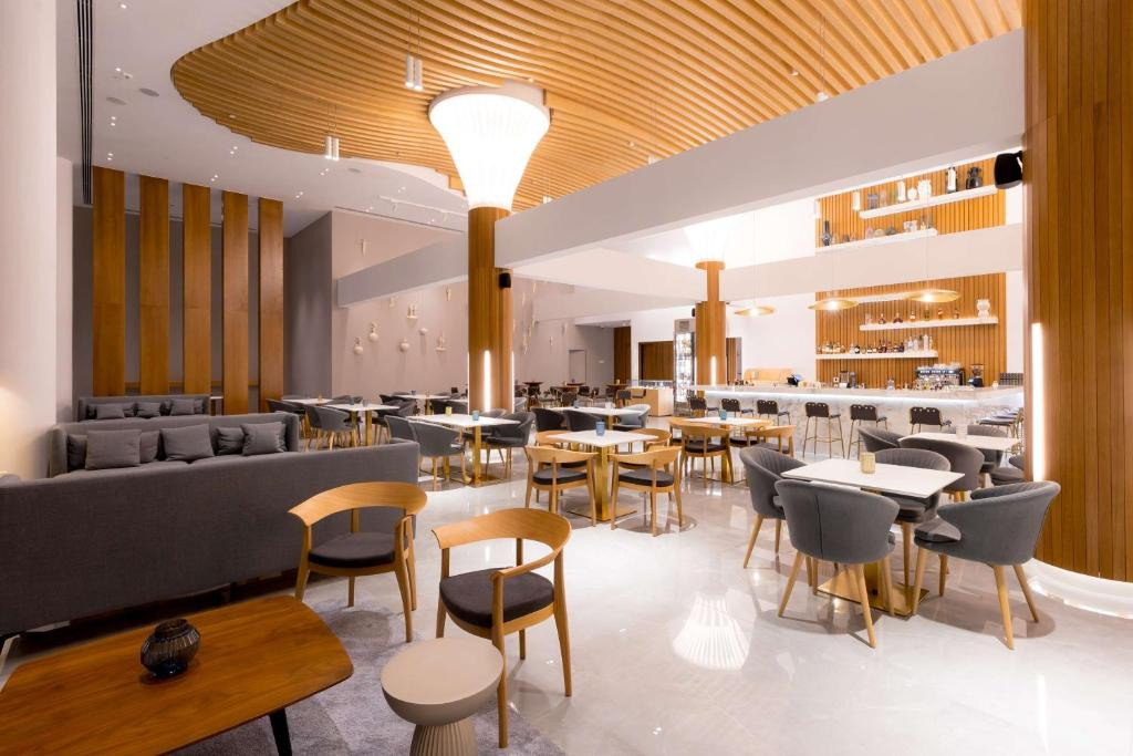 RADISSON BEACH LARNACA фото 2