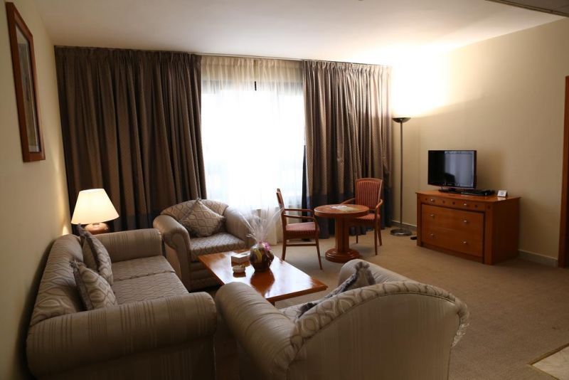 EMIRATES PLAZA HOTEL фото 6