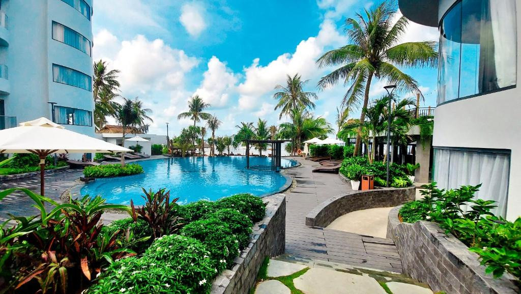 SUNSET BEACH RESORT AND SPA фото 2