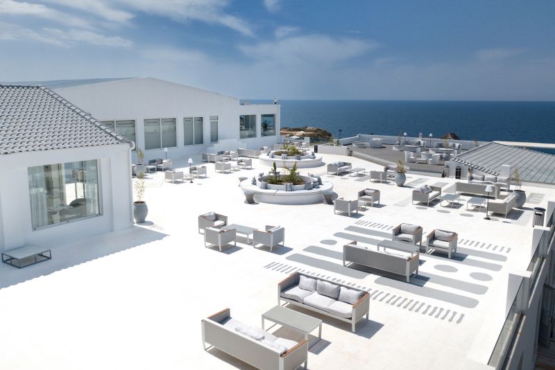 MR & MRS WHITE HOLIDAY RESORT