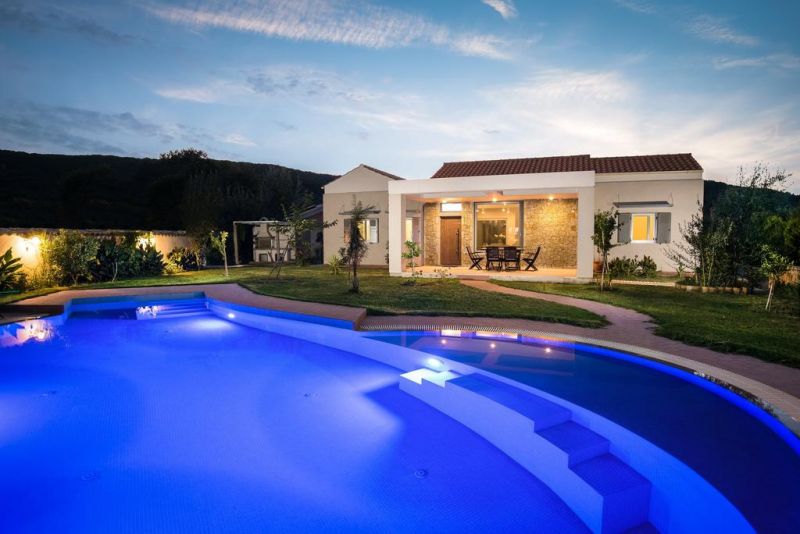 THREE STARS VILLAS