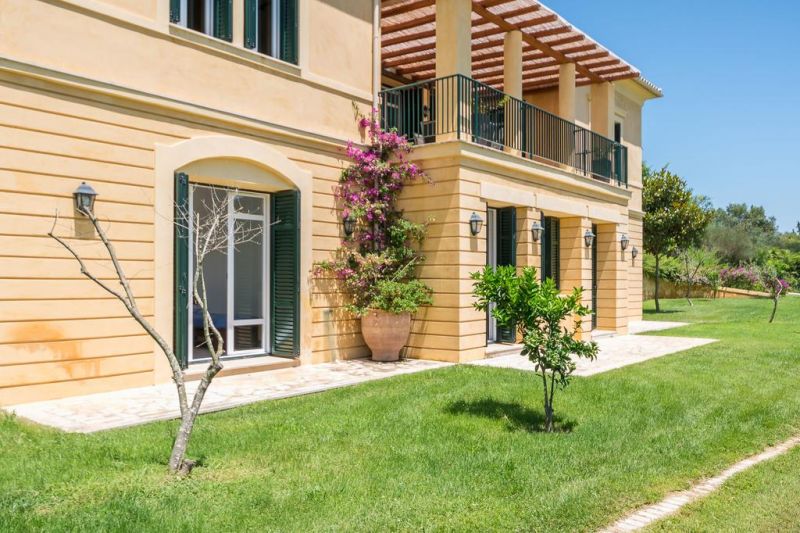 VILLA MYLOS