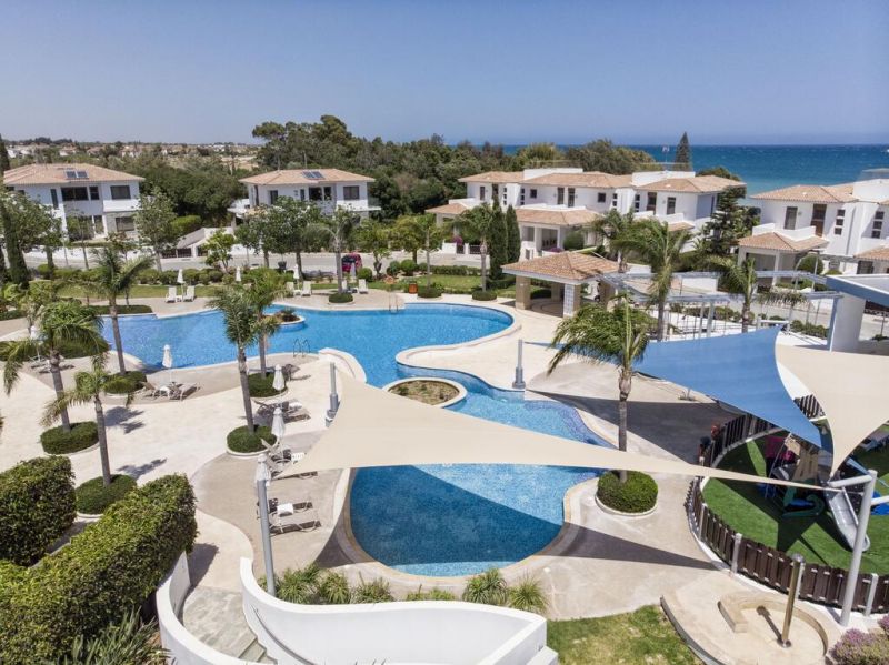 ATLANTIS GARDENS APARTMENTS & VILLAS