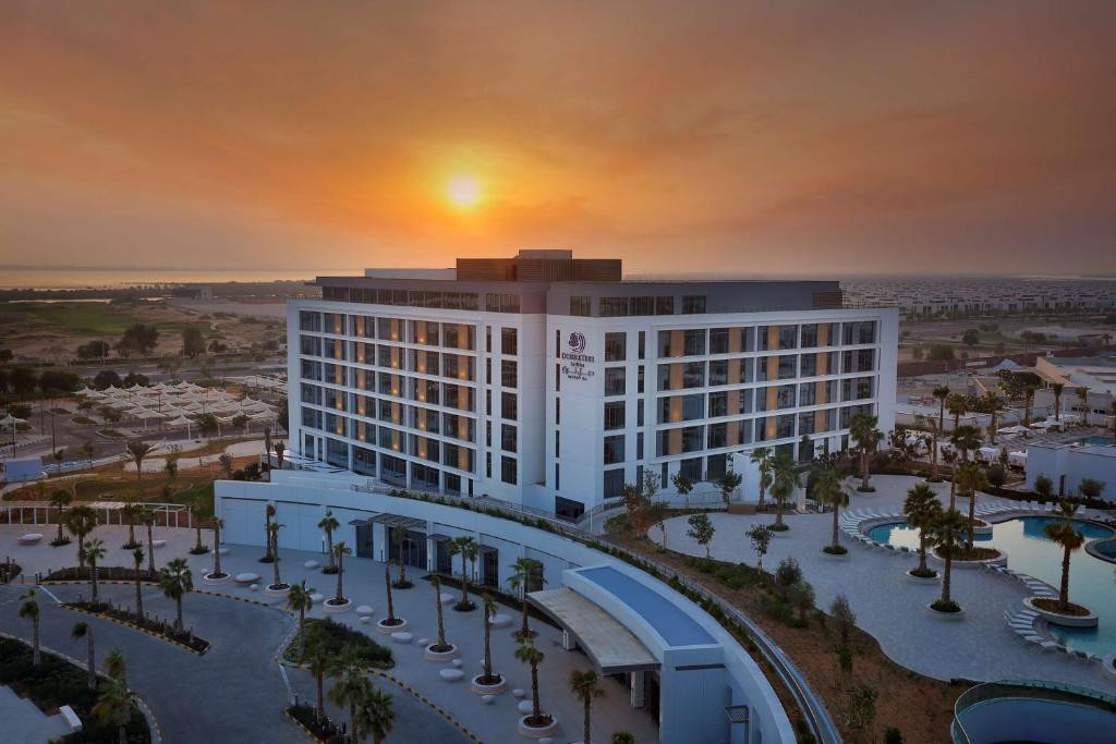 DOUBLETREE BY HILTON ABU DHABI YAS ISLAND RESIDENCES фото 6