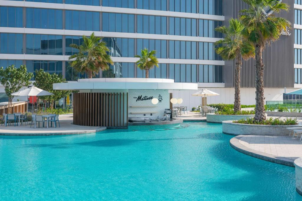 THE WB ABU DHABI CURIO COLLECTION BY HILTON фото 4
