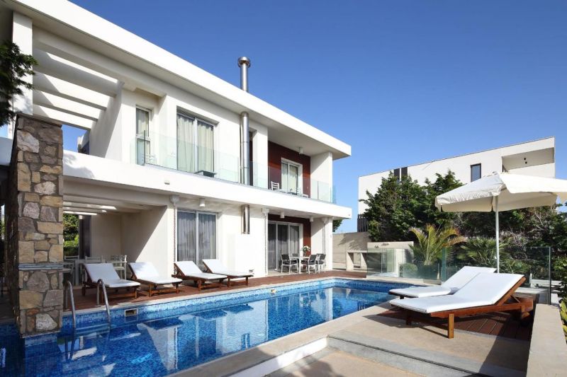 PARADISE COVE LUXURIOUS BEACH VILLAS