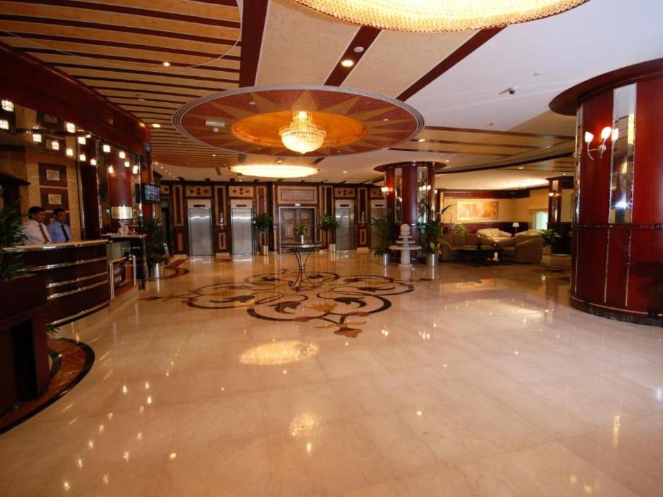 AL BUSTAN TOWER HOTEL SUITES фото 7