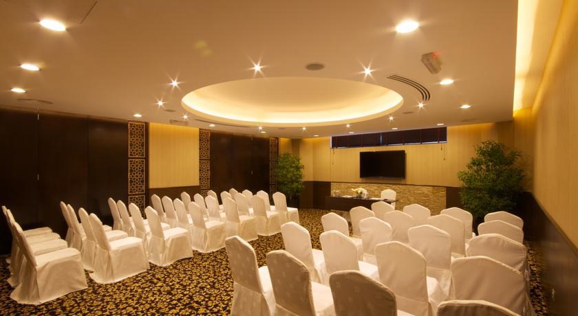 WELCOME HOTEL APARTMENT 2 (EX. OASIS COURT HOTEL APARTMENT) фото 6