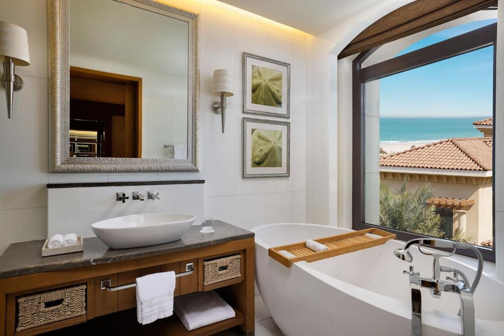THE ST. REGIS SAADIYAT ISLAND RESORT фото 4