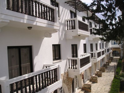 LYSITHEA HOTEL APARTMENTS