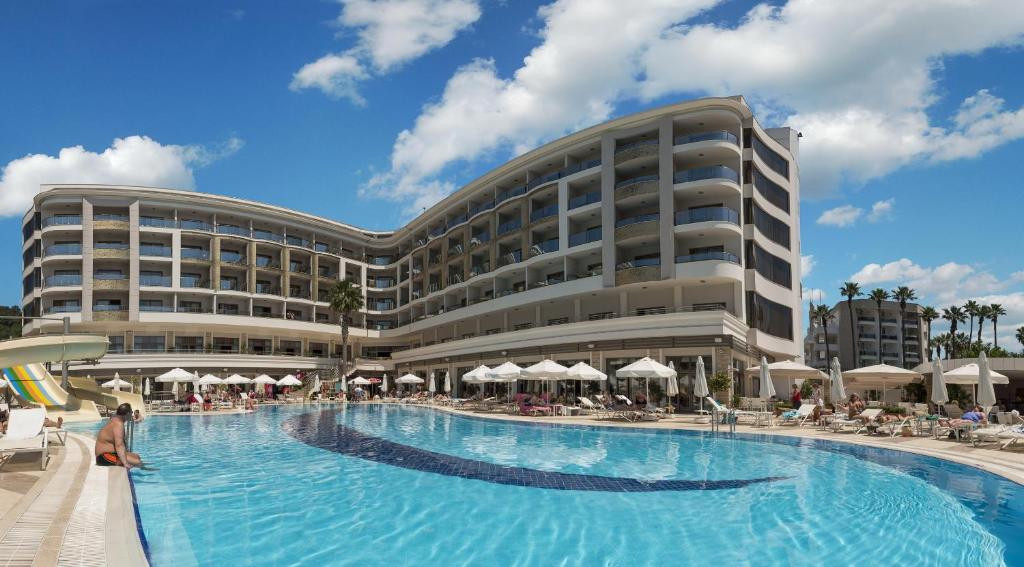 GOLDEN ROCK BEACH HOTEL