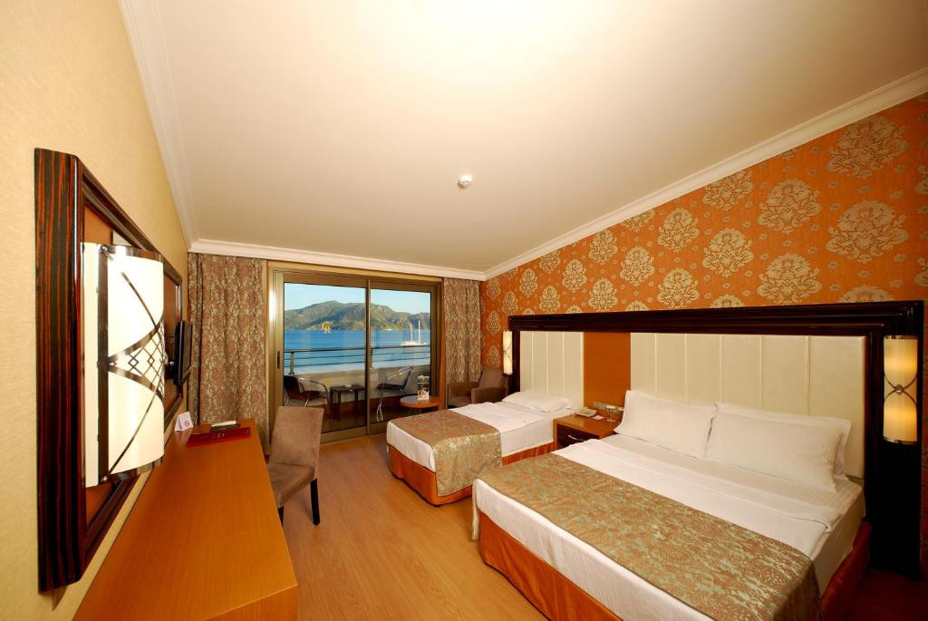 GOLDEN ROCK BEACH HOTEL фото 3