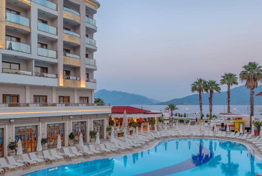 GOLDEN ROCK BEACH HOTEL фото 8