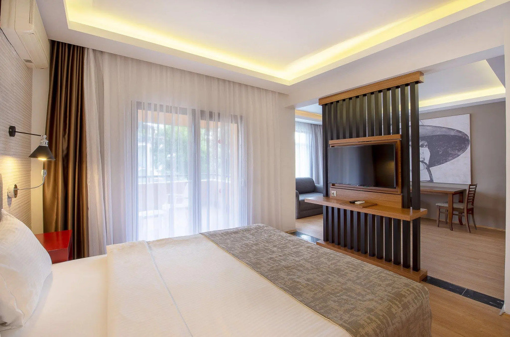 UTOPIA RESORT & RESIDENCE (EX. ALARA PARK HOTEL) фото 5
