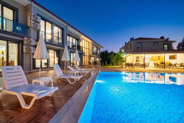THE HALCYON ROOMS & SUITES HOTEL фото 2
