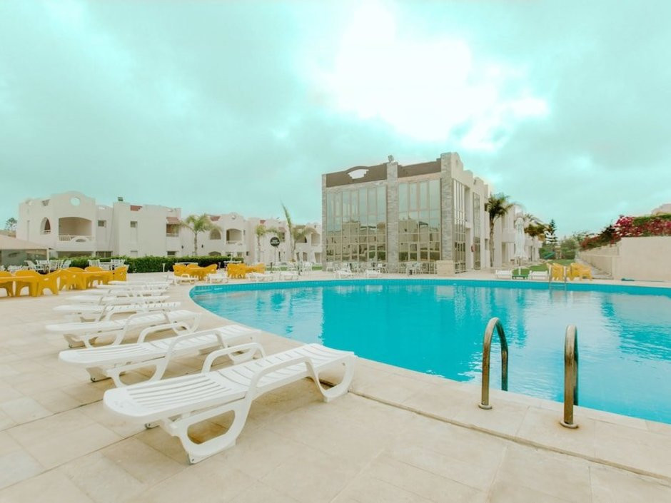 GREEN LEAVES AQUA PARK BEACH RESORT