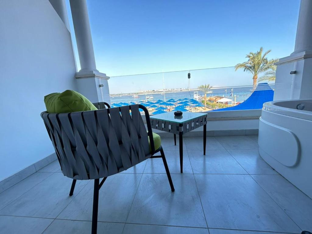 NAAMA BAY SUITES & SPA ADULTS ONLY 18+ фото 4