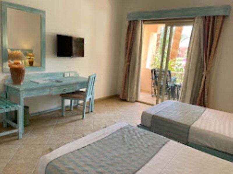 BLUE LAGOON BEACH RESORT фото 8